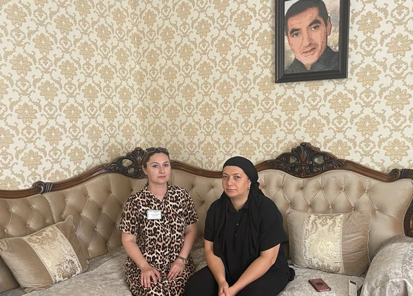 Специалист Джалилова М.посетила семью погибшего военнослужащего на СВО.